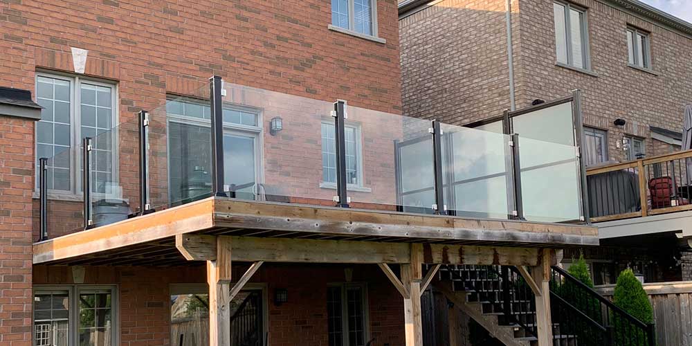 Semi-Aluminum-Glass-Railings-in-Toronto.jpg